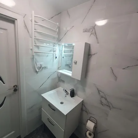 D&d Apartment's Delightful With Parking! *