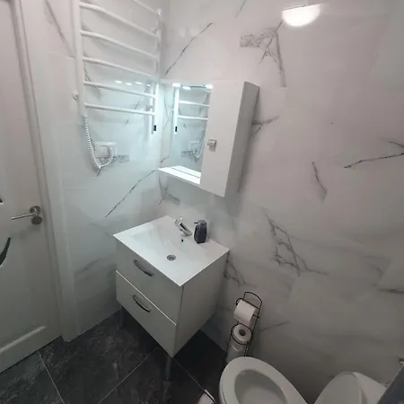 D&d Apartment's Delightful With Parking!